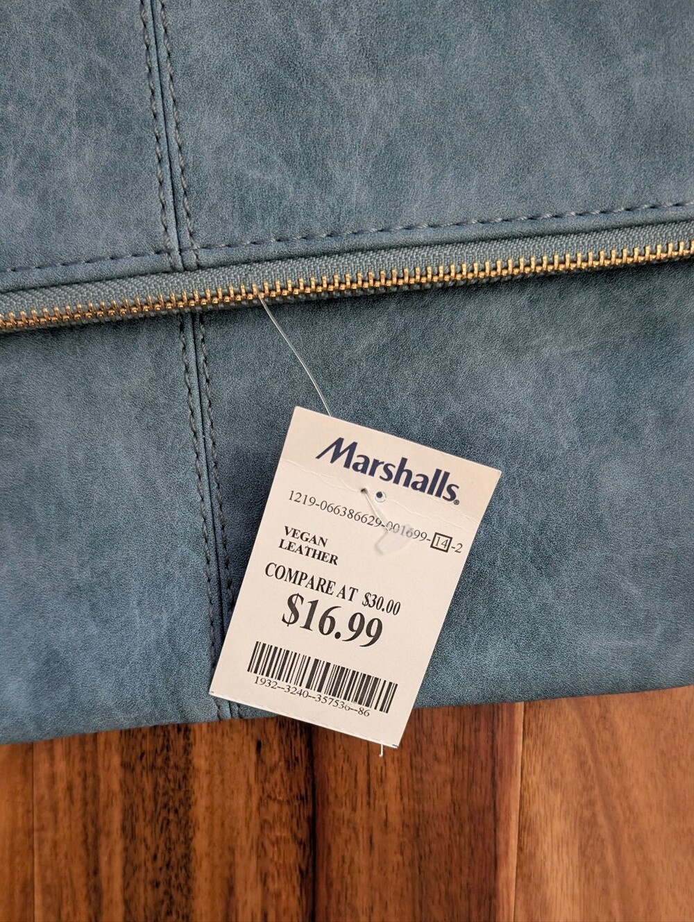 NWT Moda Luxe Crossbody Bag Vegan Leather Light Blue with Gold Chain - Picture 2 of 9